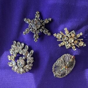 Bundle Of Four Antique Broaches With Missing Stones